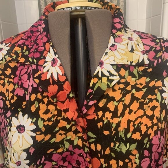 K Woman Colliction. Sz 20W. Short Sleeve Shirt. Open Back Seam w Buttons. B52 - Picture 3 of 9